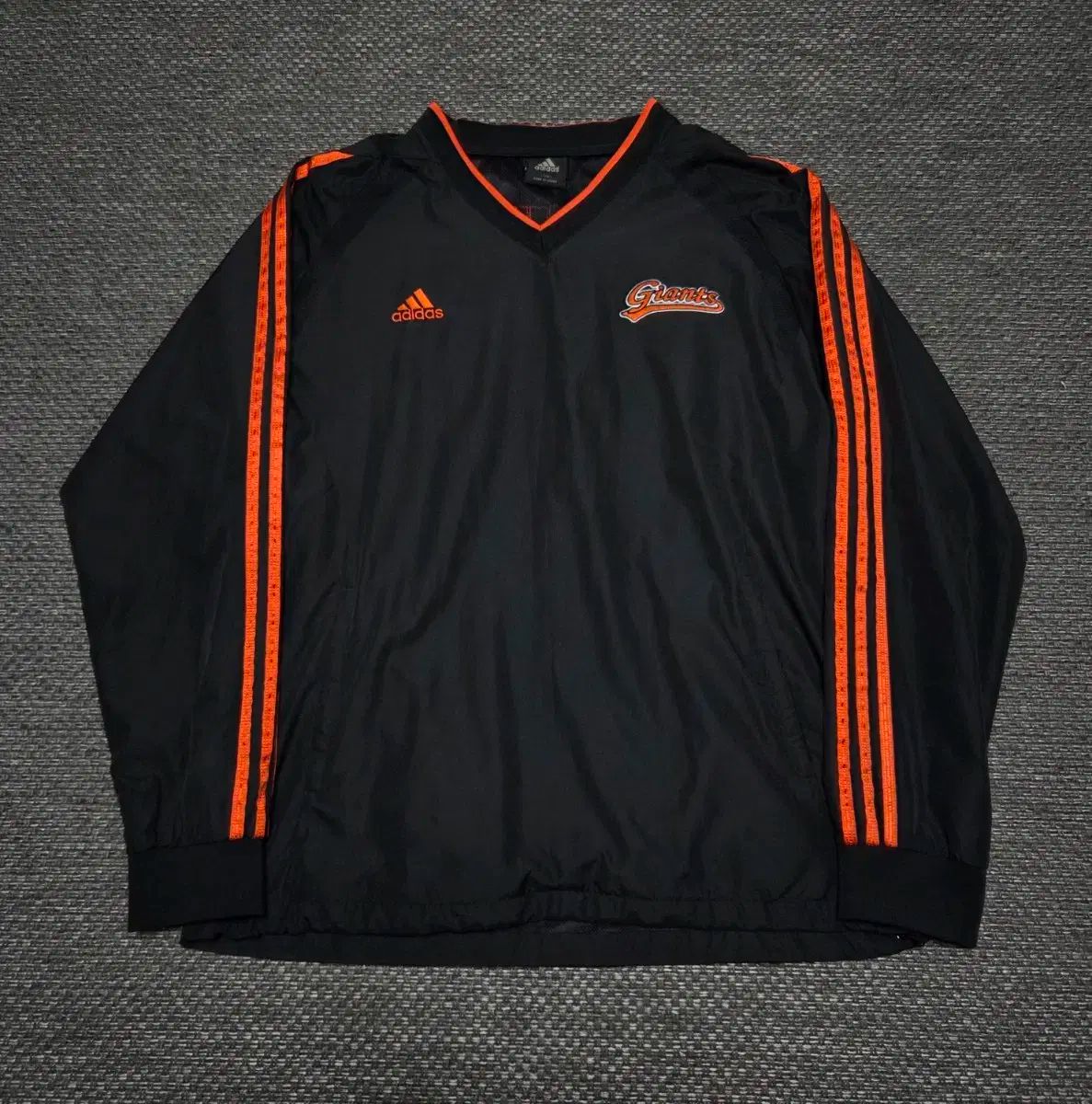 アディダス スクール ロッテ ジァイアンツ ウォームアップ ウィンドブレーカー