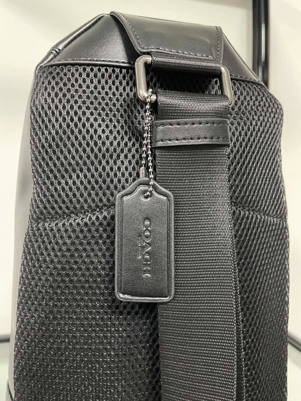 ◇新品◇COACHバッグ F39942 ボディーバッグ メンズショルダーバッグ