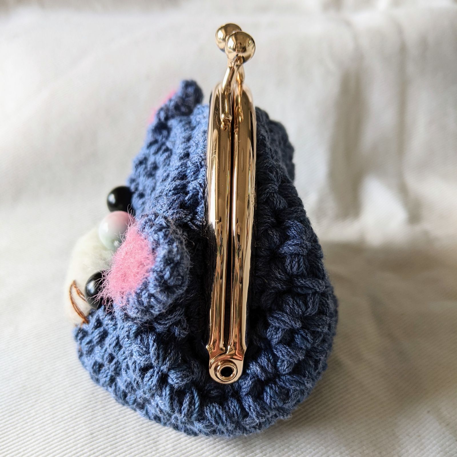 新発売！・にゃんこがま口・内布付き】あみぐるみがま口・デニム風・猫