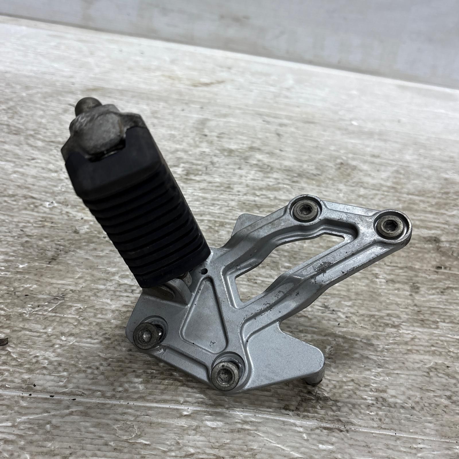 きょん STI 18インチ グレー 10スポークホイール きょん様専用 STI 18インチ グレー 10スポークホイール