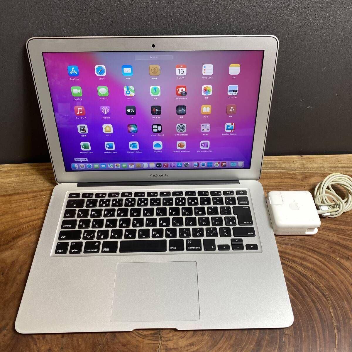 MacBook 2017年 SSD256GB メモリ8GBパソコンPC Amazon.com: Apple 2017 MacBook Pro with 2.3GHz Intel Core i5