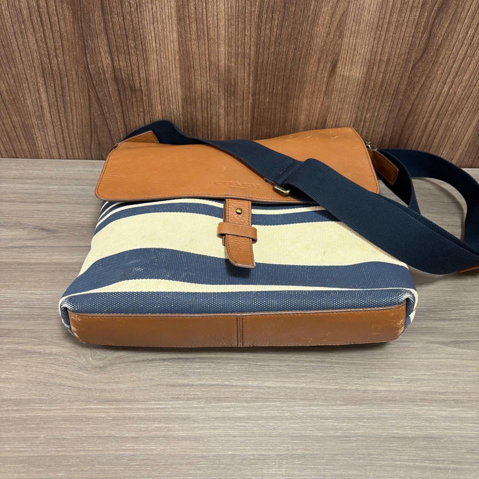 COACH シグネチャー ヘリテージストライプ ショルダーバッグ 斜め掛け 