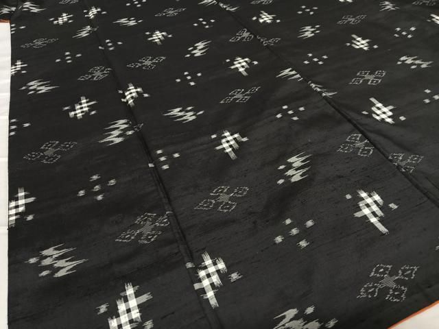 平和屋着物●本場琉球絣　紬　飛鳥文　正絹　逸品　AAAU8417zg 平和屋着物○本場琉球絣 紬 飛鳥文 正絹 逸品 AAAU8417zg - メルカリ