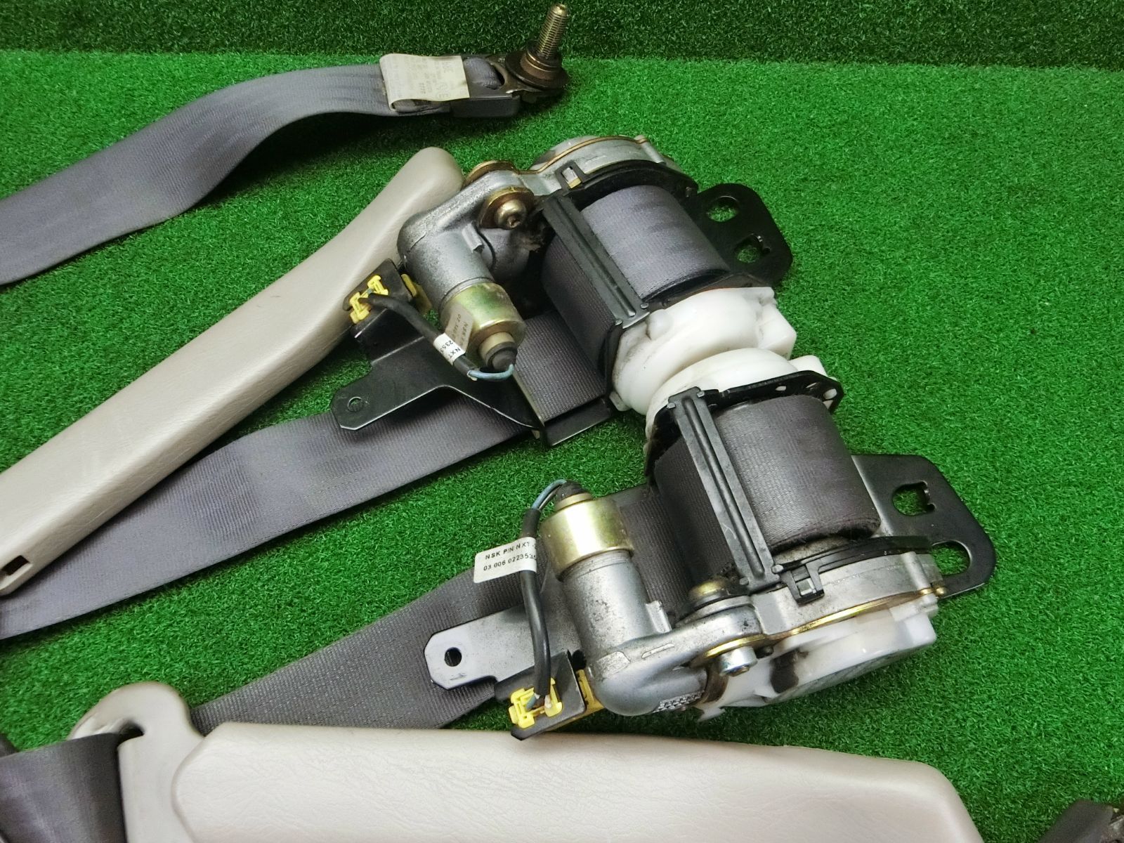 10464 バモス HM1 フロント シートベルト 左右セット キャッチ NSB087GL41 NSB087GR41