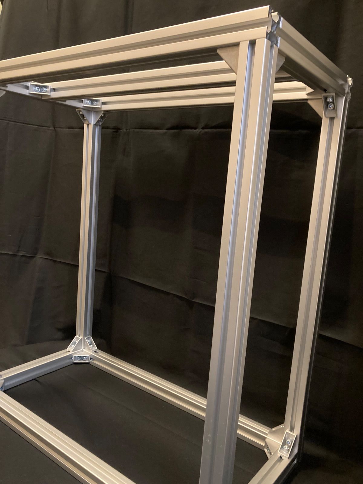 アルミフレーム水槽台　600mm×300mm×800mm アルミフレーム水槽台 600mm×300mm×800mm 水槽台作ってた。 | yakudo-