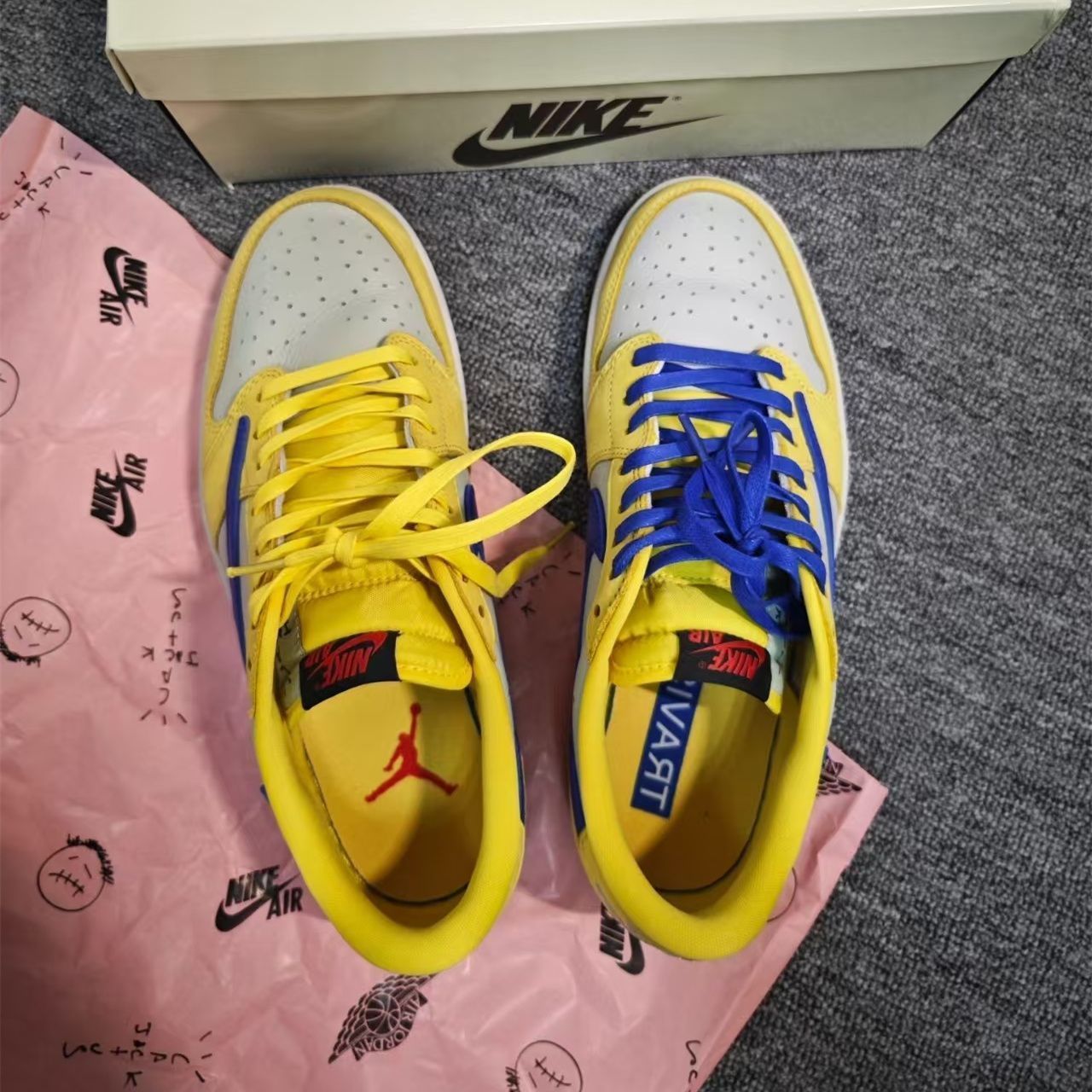 男女兼用ナイキ エア ジョーダン 1 ロー OG トラヴィス スコット カナリー レディース サイズNike Air Jordan 1 Low OG Travis Scott Canary Women'S