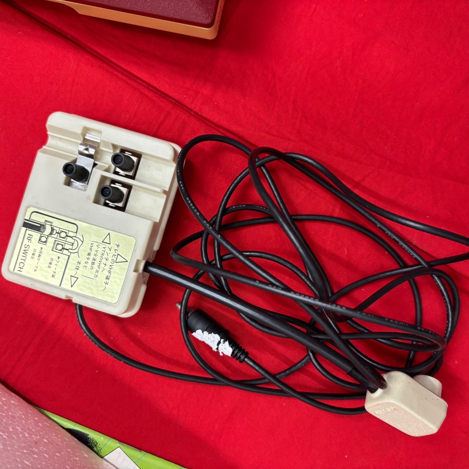 ファミリーコンピュータ箱付き 未使用保管品 ファミリーコンピュータ HVC-002 任天堂 本体