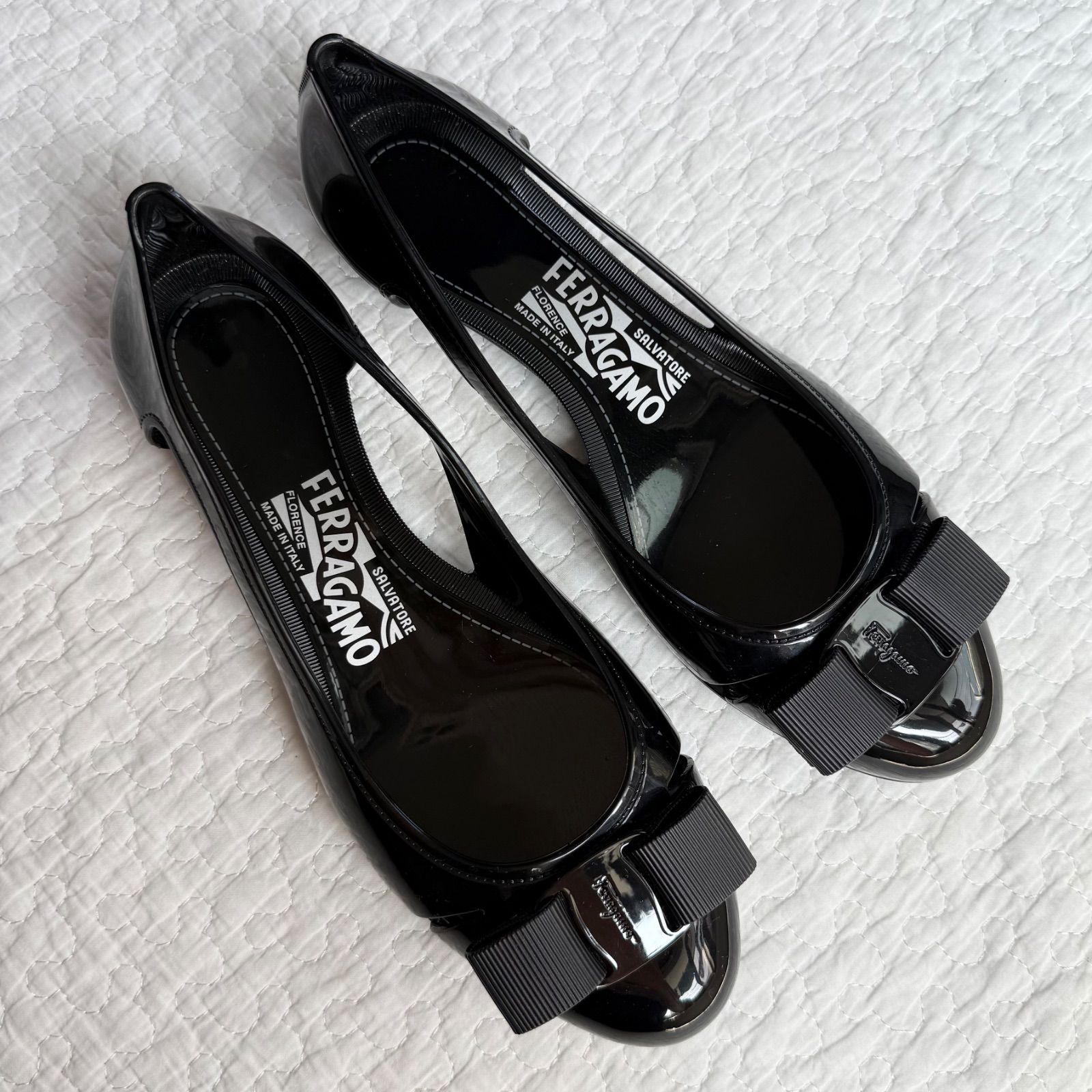 極美品 Salvatore Ferragamo サルヴァトーレフェラガモ Vara
