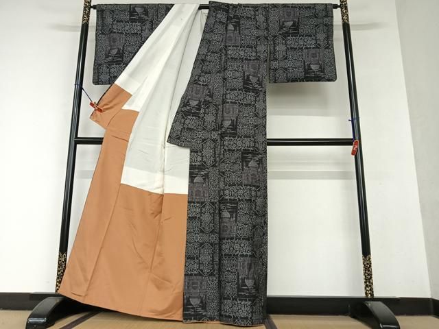 平和屋着物●本場大島紬　カタス9マルキ　風景花文　黒地　正絹　逸品　AAAY6497zg 平和屋着物○本場大島紬 カタス9マルキ 風景花文 黒地 正絹 逸品