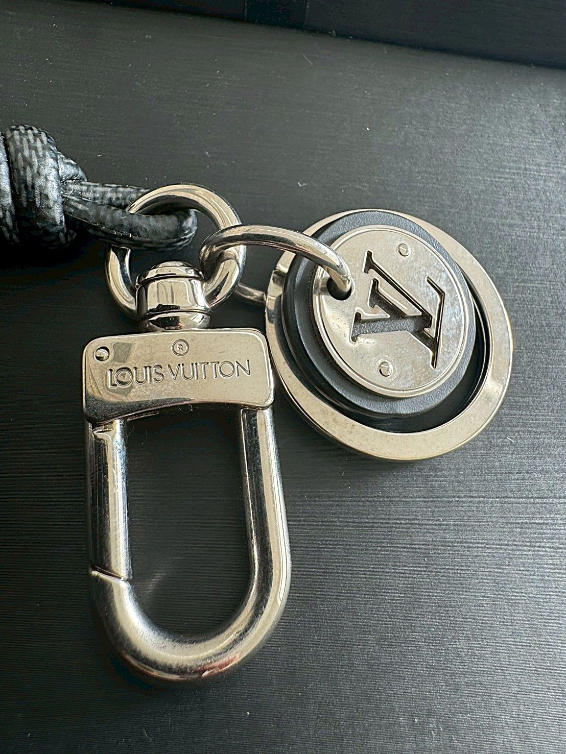 レザーロープ キーホルダー