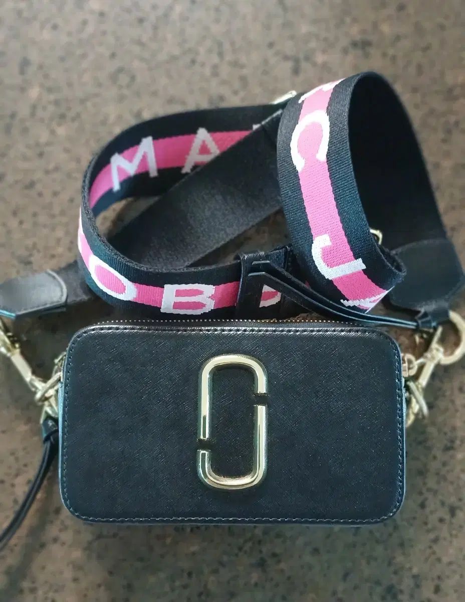 1 到着 Marc Jacobs マーク ジェイコブス カメラバッグ
