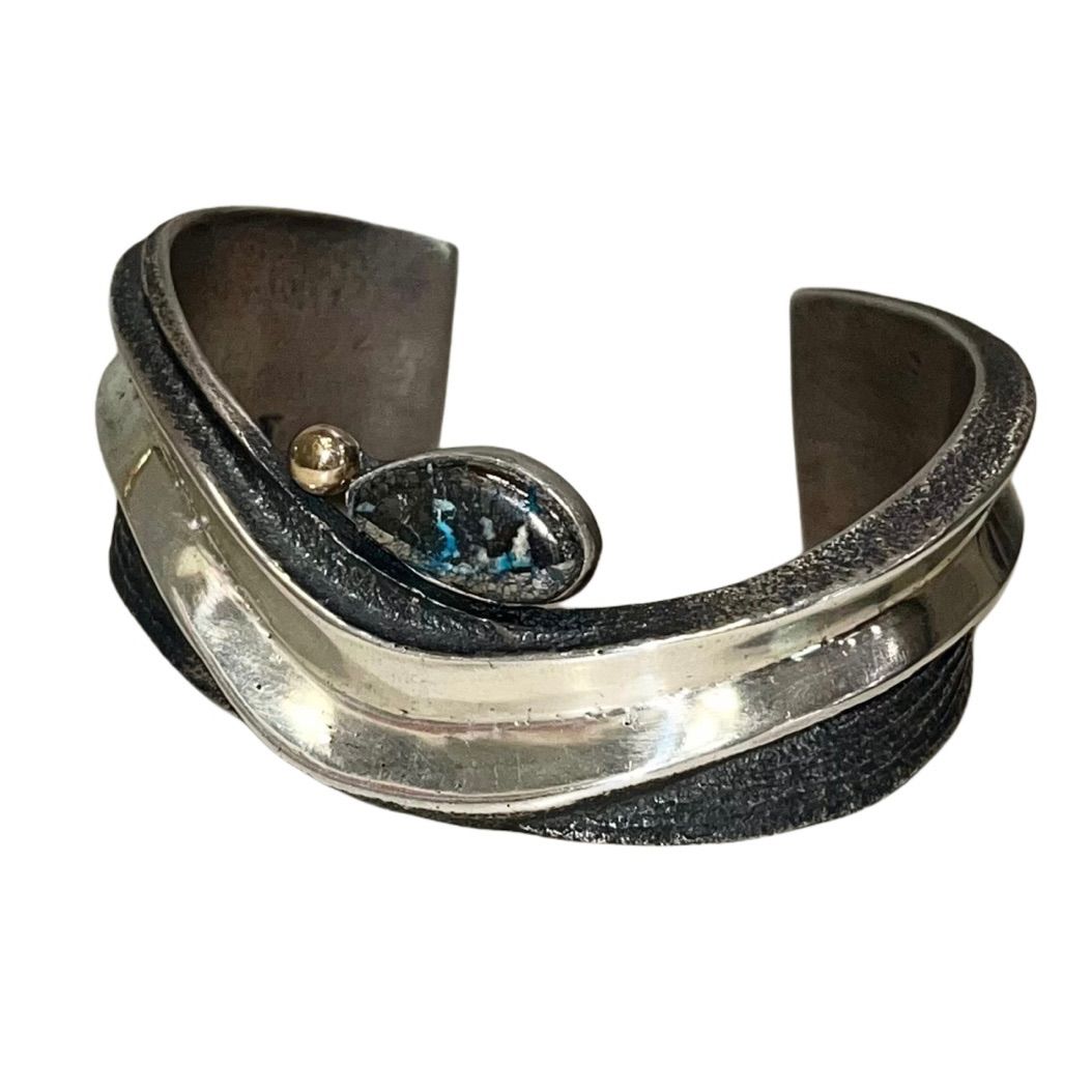 【希少】Navajo Victor Begayトリプルターコイズカフブレスレット 希少】Navajo Victor Begayトリプルターコイズカフブレスレット NAVAJO