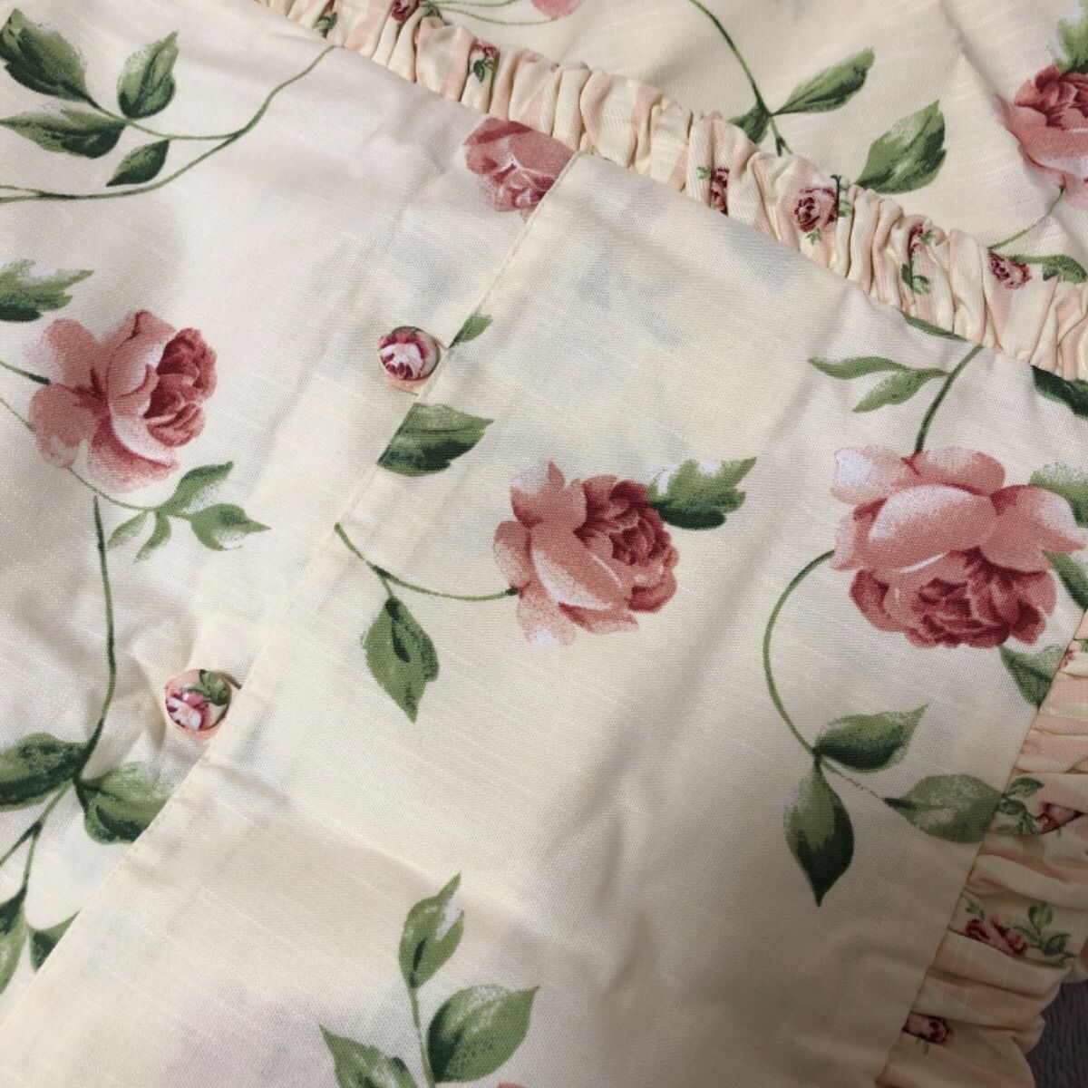 ローラアシュレイヘーゼルウッドクッションカバー2点