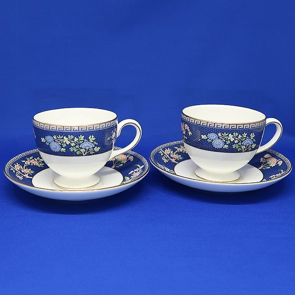 未使用 WEDGWOOD ウェッジウッド ブルー サイアム カップ＆ソーサー 2客 未使用品 ウエッジウッド BLUE SIAM ブルーサイアム  ボーンチャイナ 英国製 黒壺 金彩 カップ ＆ ソーサー ペア セット - メルカリ