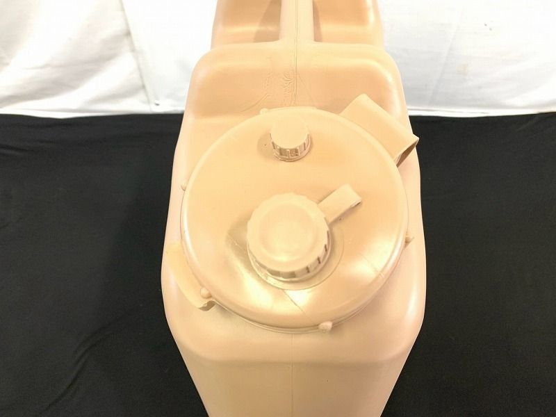 レア米軍放出品　未使用ウォータータンク ポリタンク ジェリカン 20L キャンプ Amazon.co.jp: 米軍放出品品 ウォータータンク ポリタンク