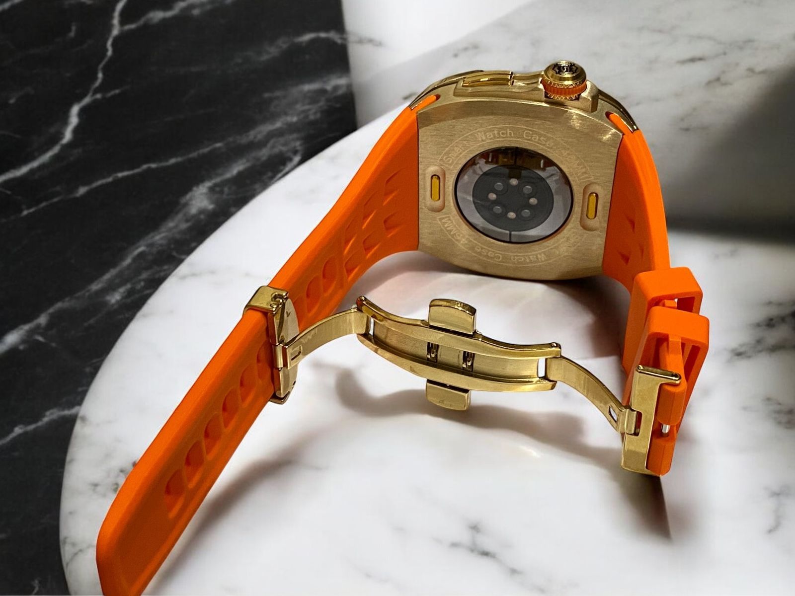 Apple Watch オレンジ ヴァイトンラバーバンド ケース カバー タイトル  