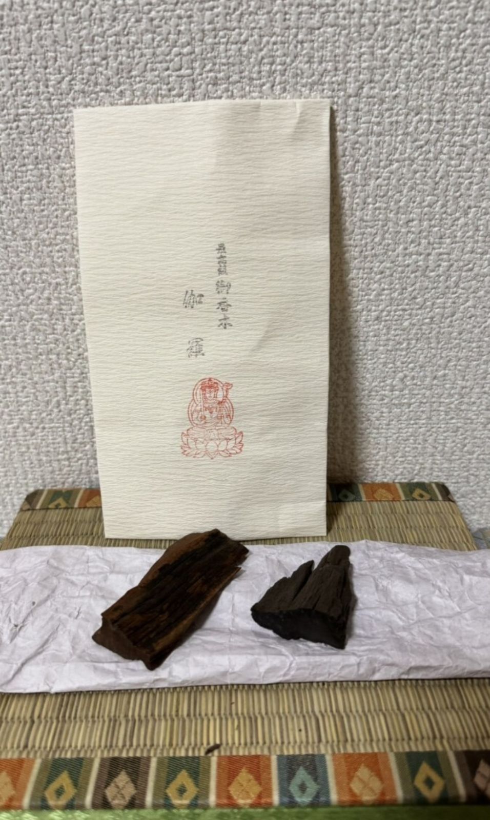 御香木 伽羅香 タトウ紙付き 31g 伽羅 六国五味 香木 香道具 茶道具 香道 伽羅｜古美術 骨董品｜お香 樹脂分の多い沈香 沈香