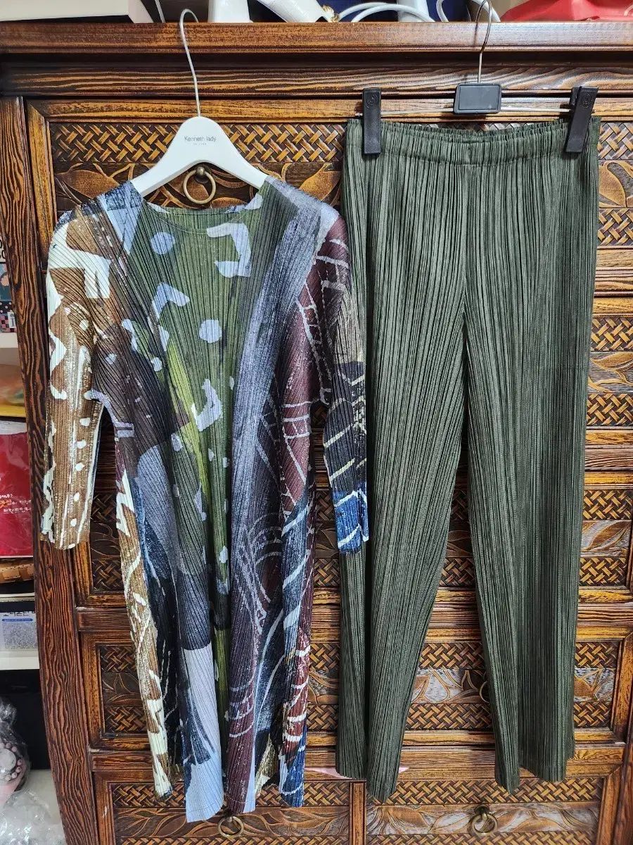 PLEATS PLEASE プリーツプリーズ ISSEY MIYAKE イッセイミヤケ