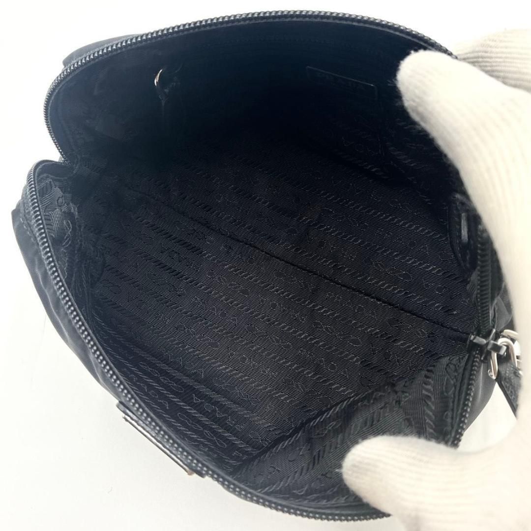 外観美品 プラダ ポーチ サフィアーノレザー 三角ロゴ テスート
