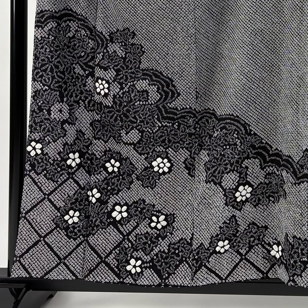 訪問着 身丈157cm 裄丈65.5cm M 袷 草花 雲文 総絞り 黒 正絹 秀品