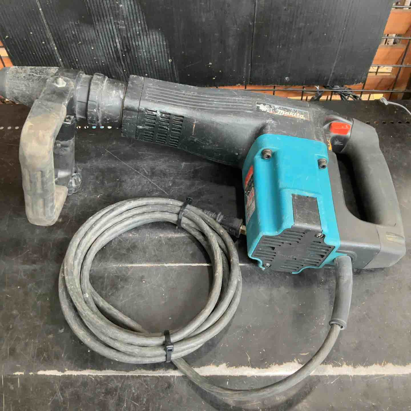◇マキタ(makita) 電動ハンマ HM1100C【草加店】 【公式通販】