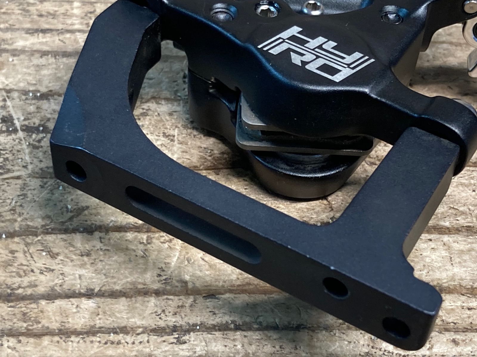 ディスクブレーキキャリパー