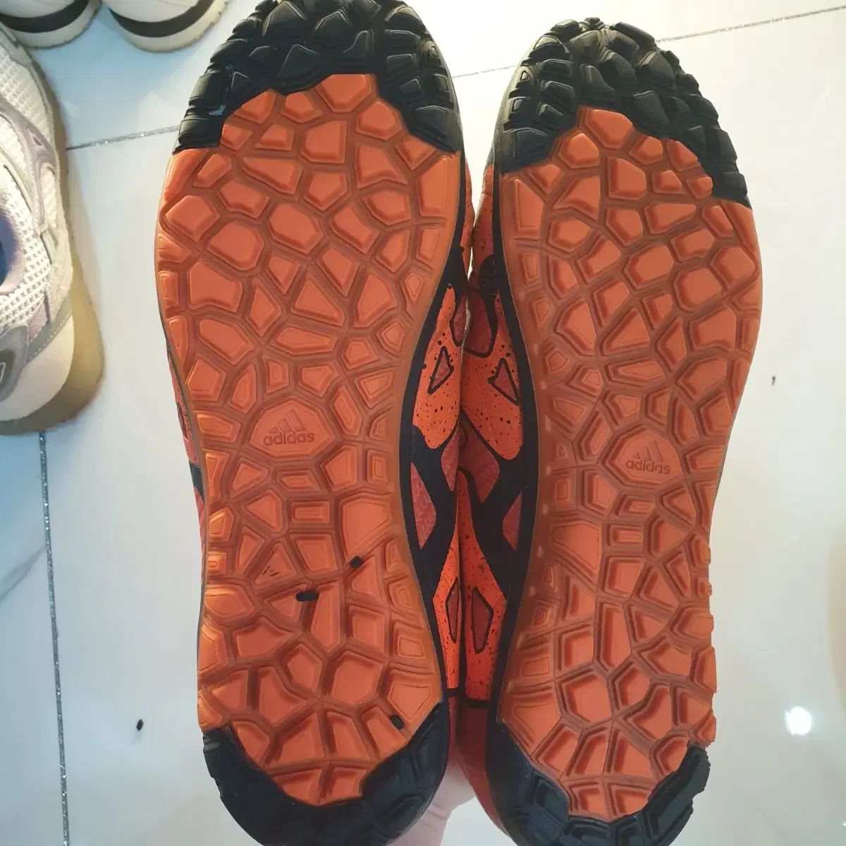 ナイキ エラスティコ フィナーレ III TF（ブラック×蛍光イエロー