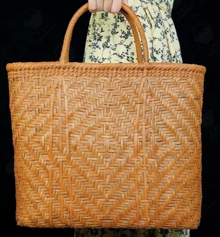 美品　山葡萄　かごバッグ　亀甲編み　天然素材　職人　手作り　ぶどう　カゴ　籠 楽天市場】母の日 ギフト プレゼント 山葡萄 亀甲編み 籠 かご