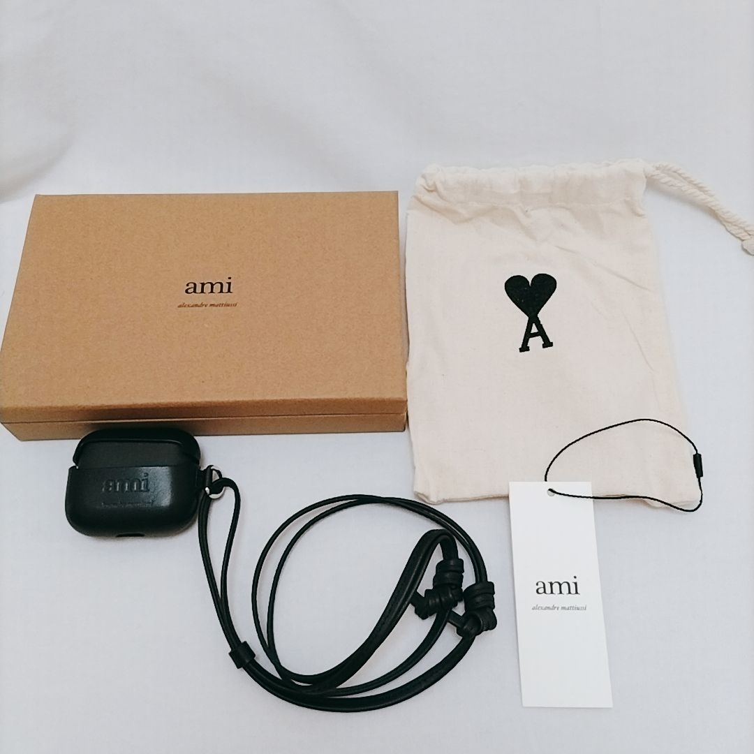 新品未使用】AMI PARIS AirPods Pro ケース アミ ストラップ付