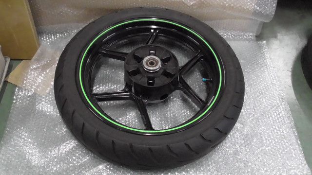 ニンジャ Ninja 250R EX250K の リアホイール タイヤ付 1761179978
