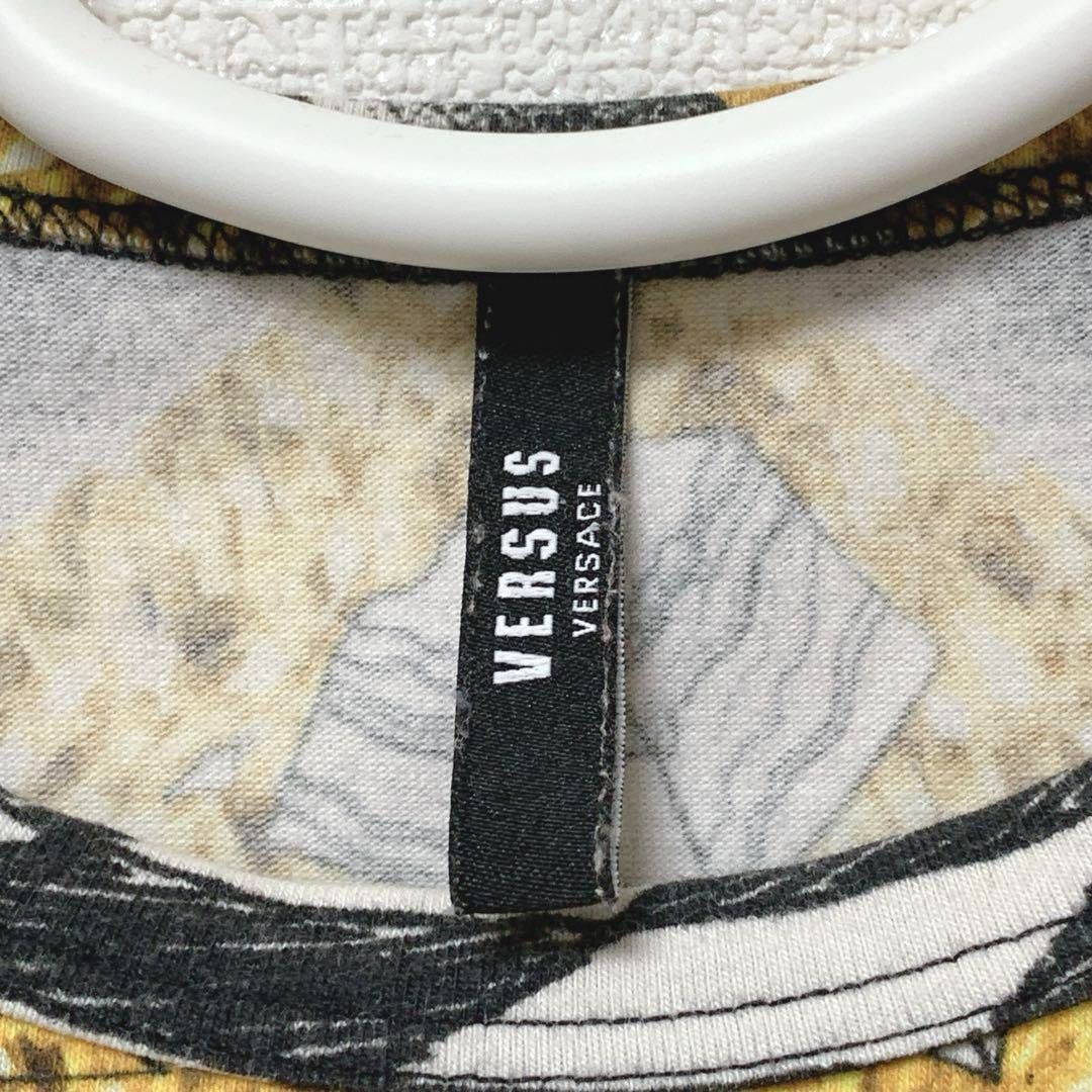 VERSACE　ヴェルサーチ　Tシャツ　ライオン　インパクト　VERSUS　短丈 VERSACE ヴェルサーチ Tシャツ ライオン インパクト VERSUS 短丈