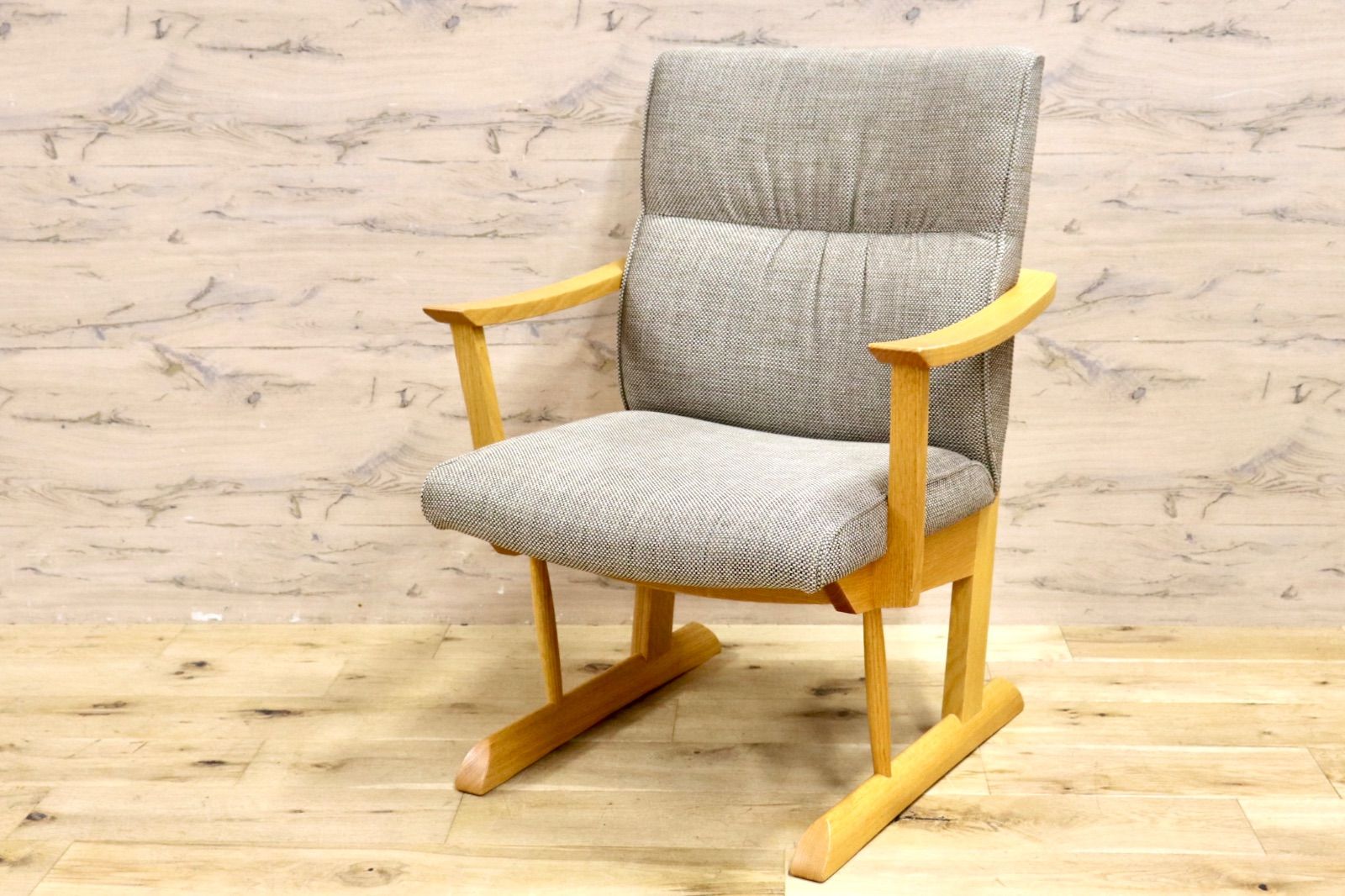 GMIS268B○飛騨産業 HIDA キツツキ KAYA ダイニングチェア アームチェア 椅子 ファブリック オーク材 無垢 モダン 定価約12万