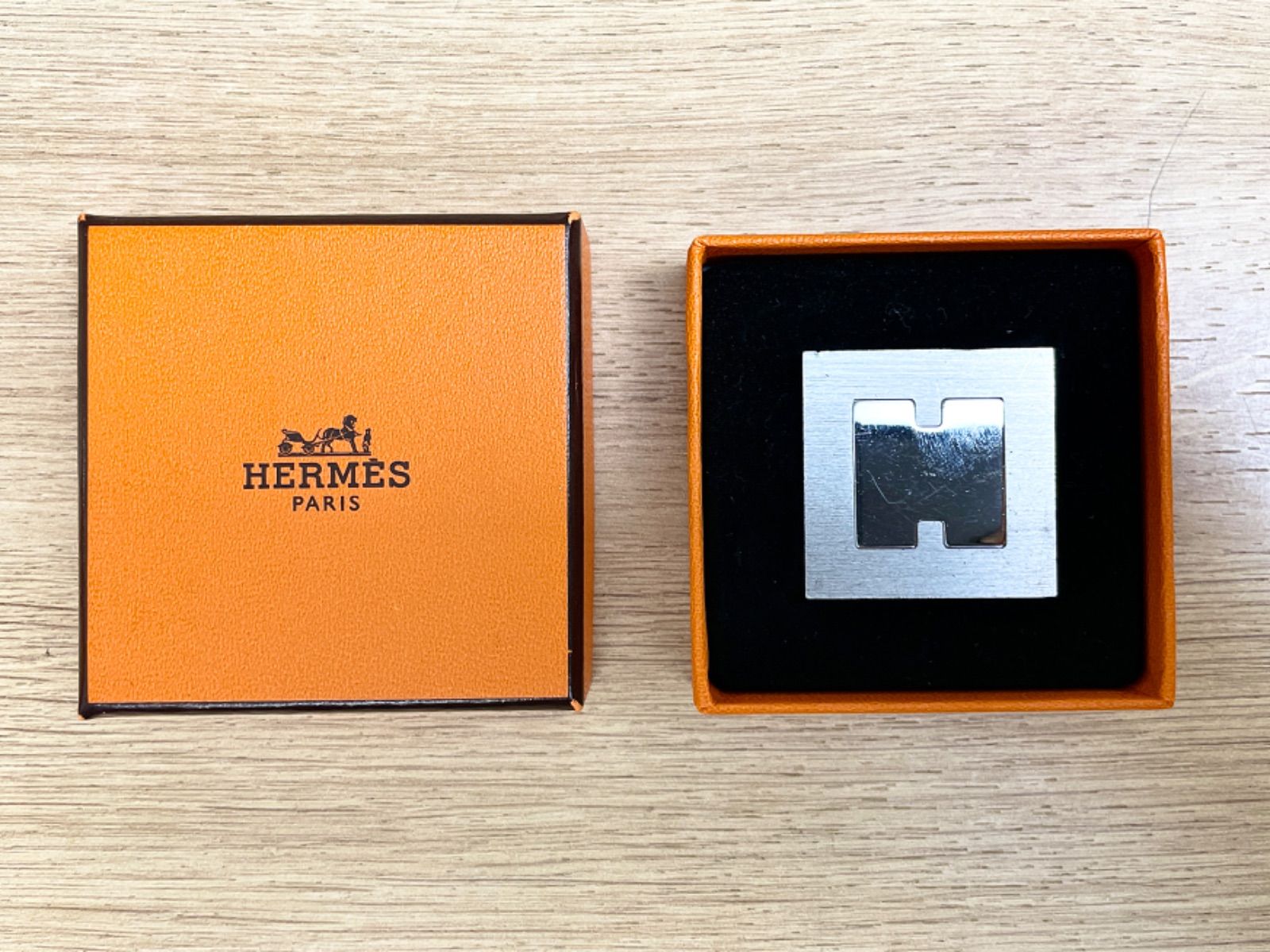 HERMES エルメス Hロゴフォトスタンド C-11311 HERMES エルメス フォトスタンド Hロゴ 写真立て カ