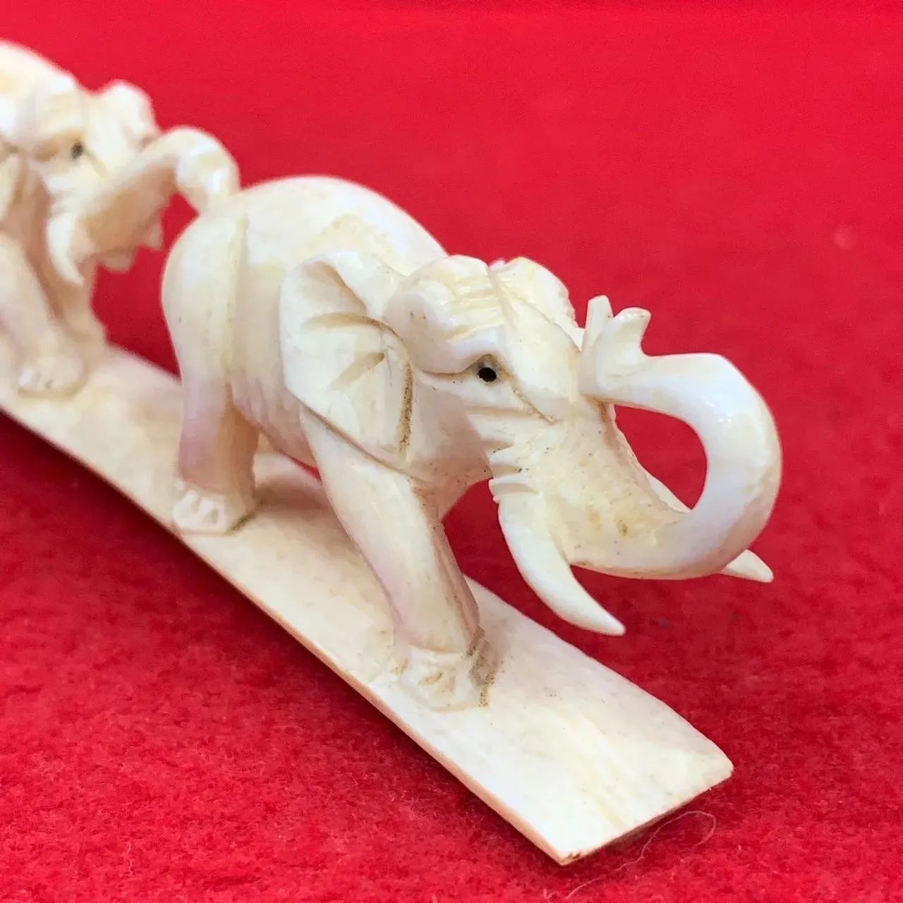 象牙風 象 ゾウ置物 6頭 マンモス 彫刻 C （象牙風 象 ゾウ置物