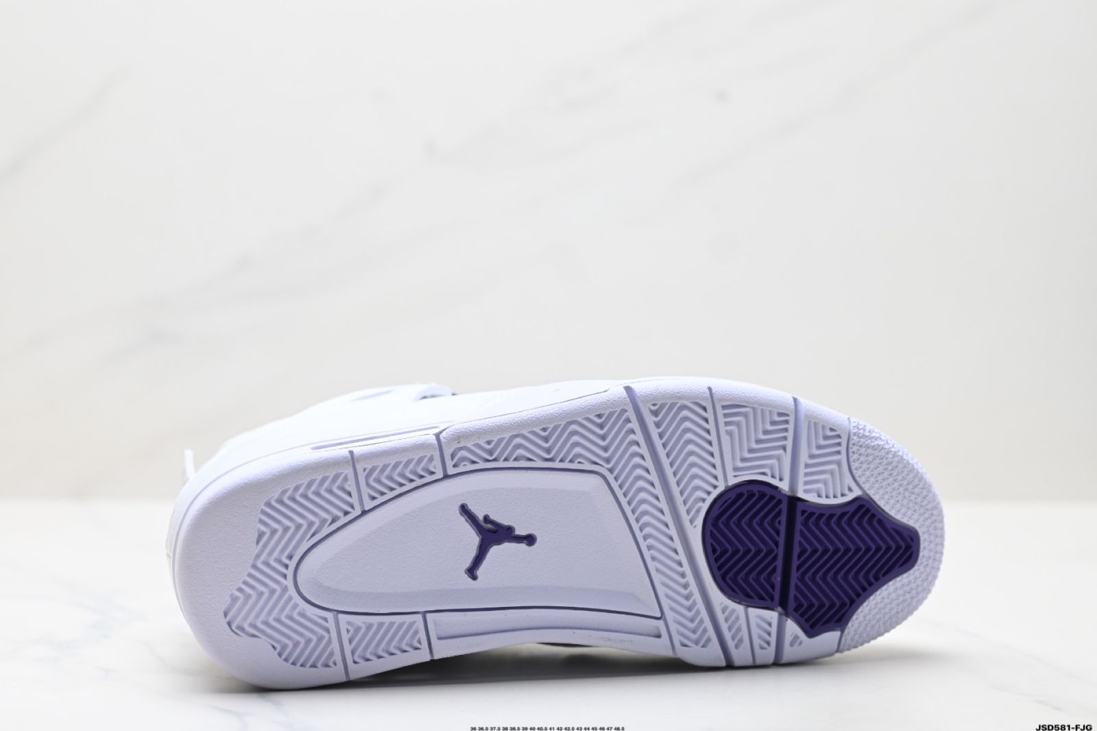 今日特価】Nike Air Jordan 4 Retro マイケル・ジョーダン AJ4