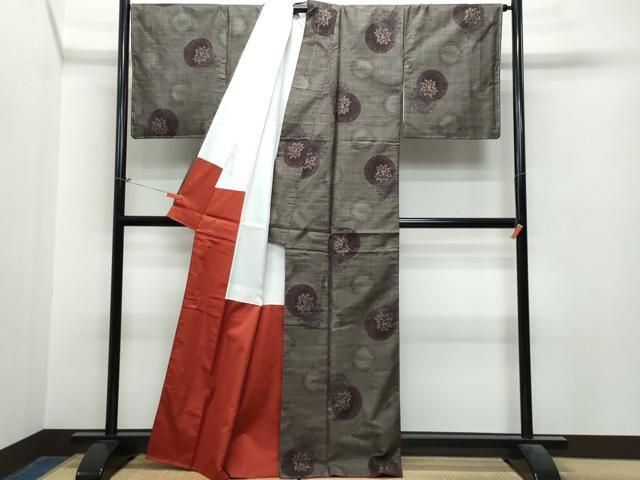 平和屋着物○本場大島紬 9マルキ 泥染め 高橋一郎絹織物謹製 吉祥花文