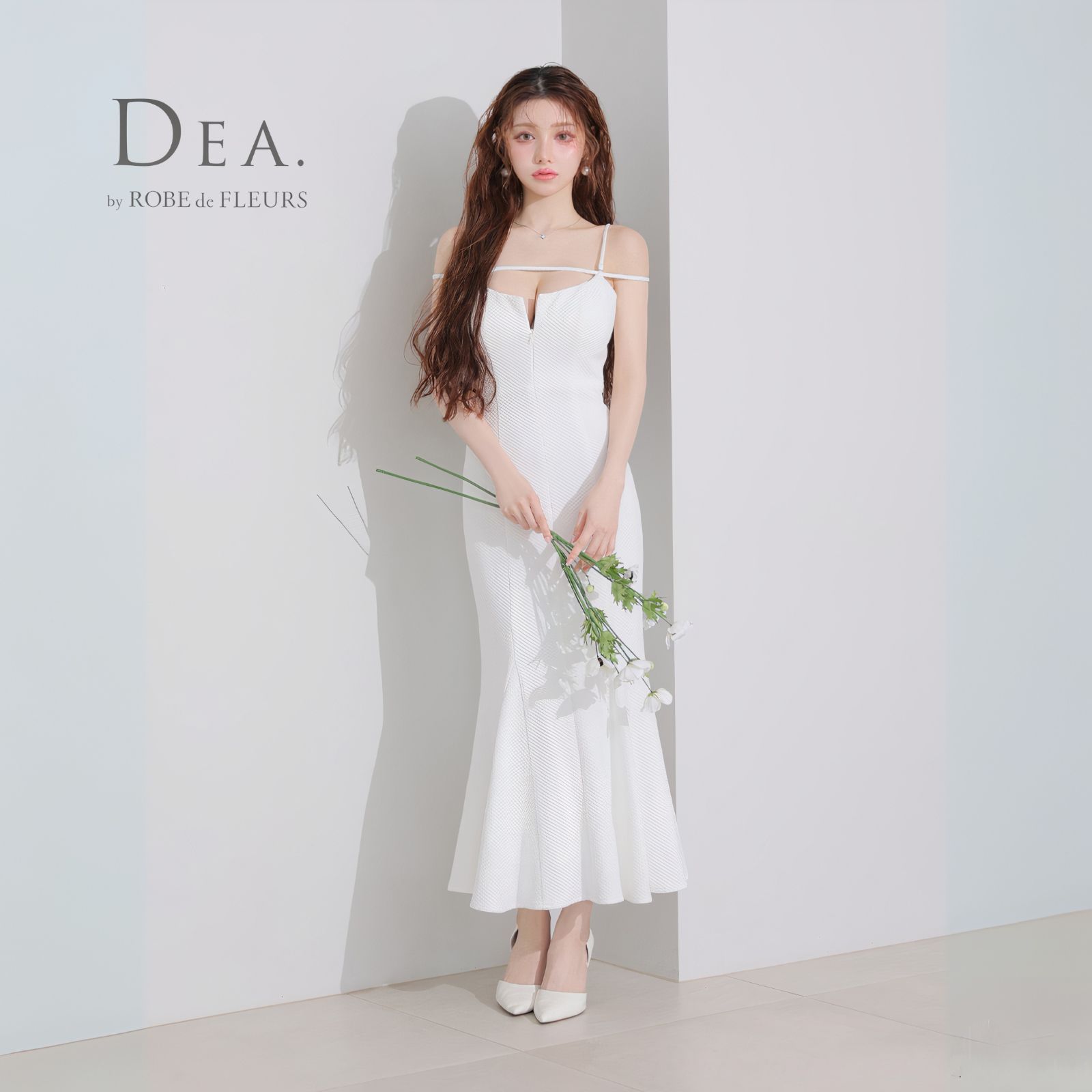 DEA. by ROBE de FLEURS ディアバイローブドフルール ミニドレス DE4215 デコルテラインストレッチキルティングマーメイドキャバドレス White