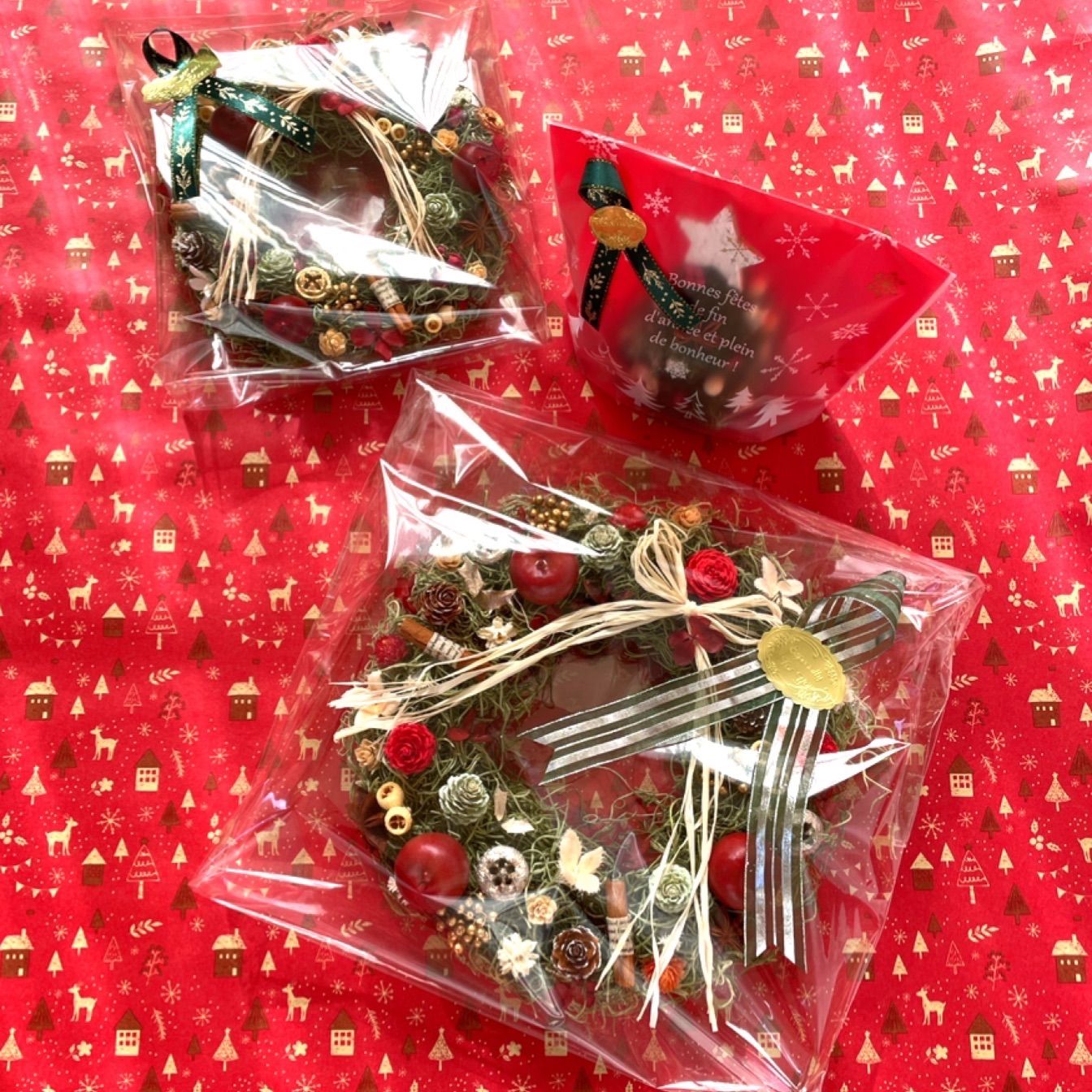 プリザーブドフラワー ふんわり針葉樹クリスマスリース