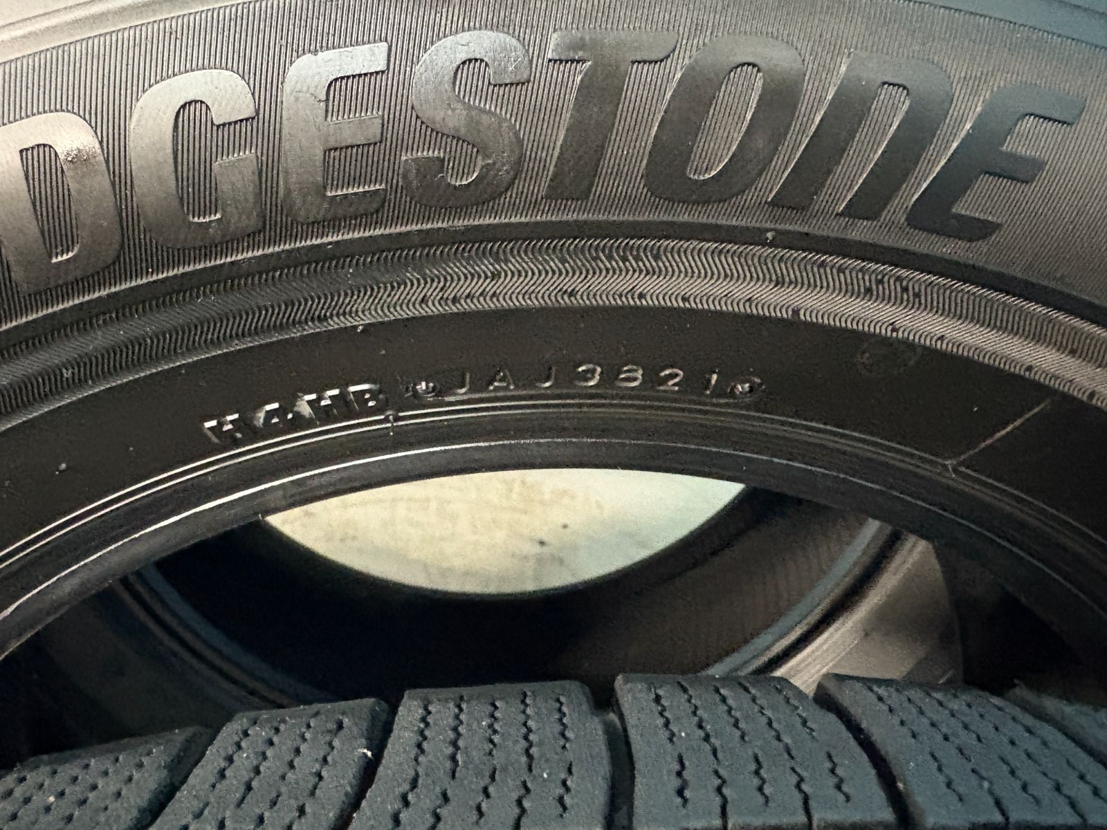 只今タイムセール中。 215|65|R16 VRX3 スタッドレス ブリヂストン BLIZZAK VRX3 16インチ ４本セット R16No8 絶対大特恵！