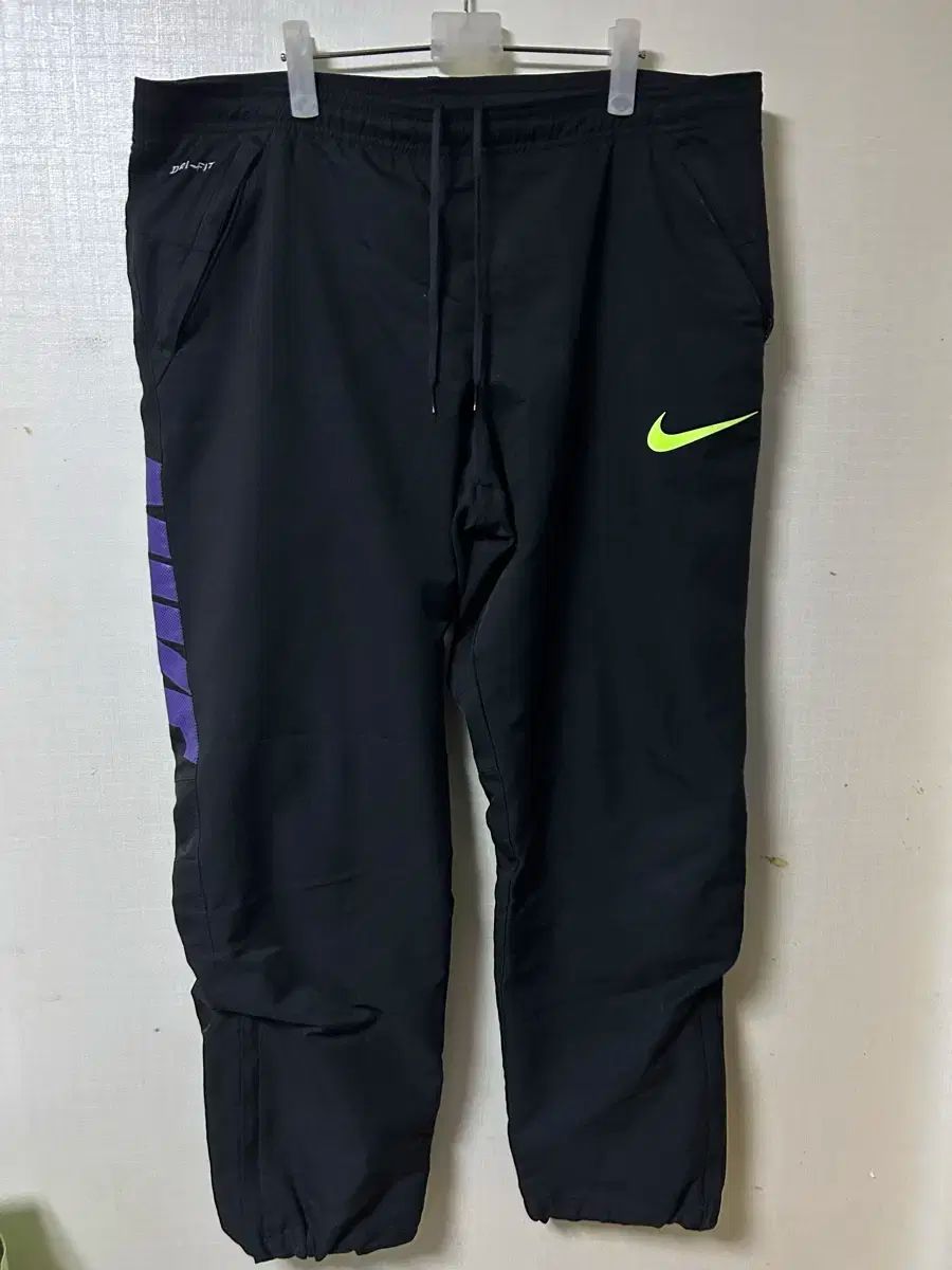 【雷市場（ポンジャン）商品韓国直送】 Nike(ナイキ） XL トレーナー パンツ