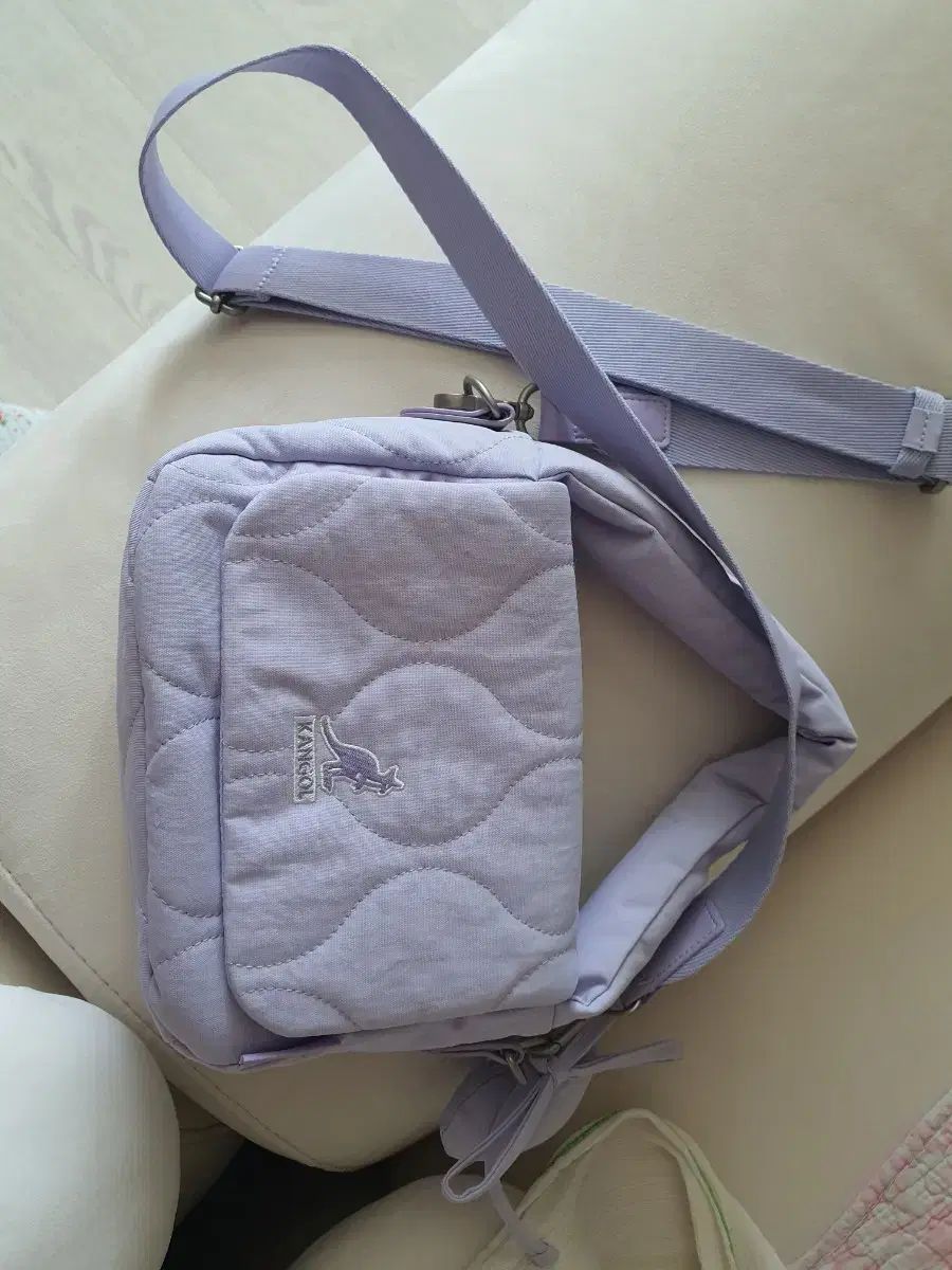 kangol カンゴール キルティング クロスバッグ ラベンダー DECORATOM_COM_BR
