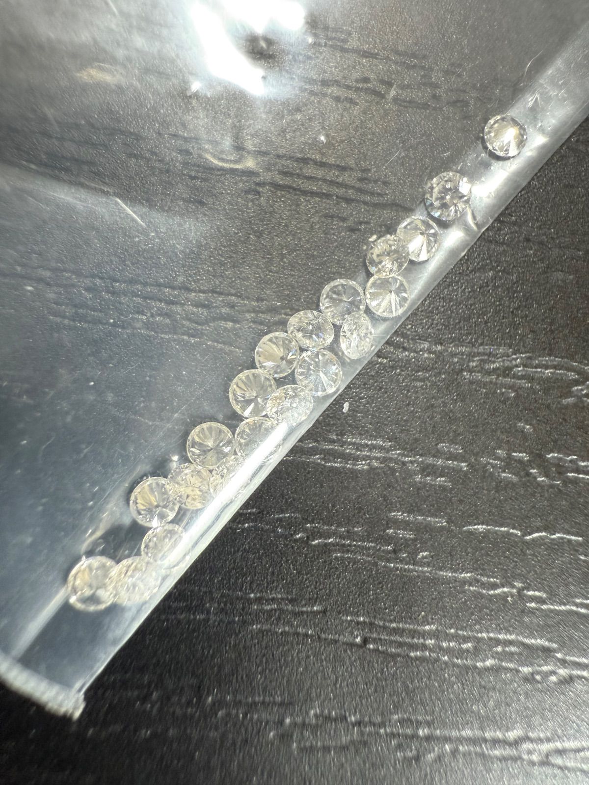 大きさの揃ったハイグレード天然ダイヤモンドルースセット20石合計0.779ct