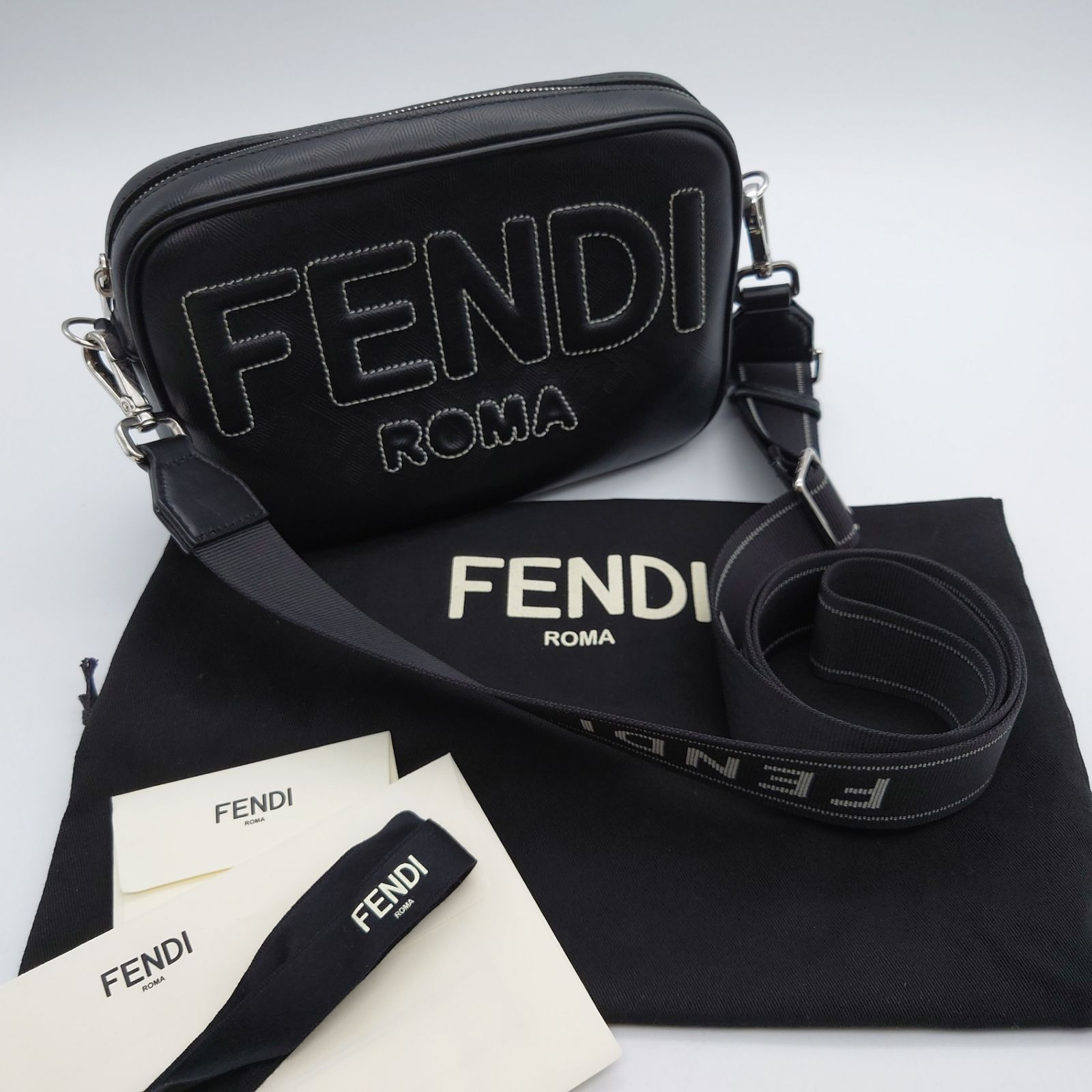 Fendi オーロック カメラケース スモール 楽天市場】【未使用品】 フェンディ FENDI オーロック カメラ