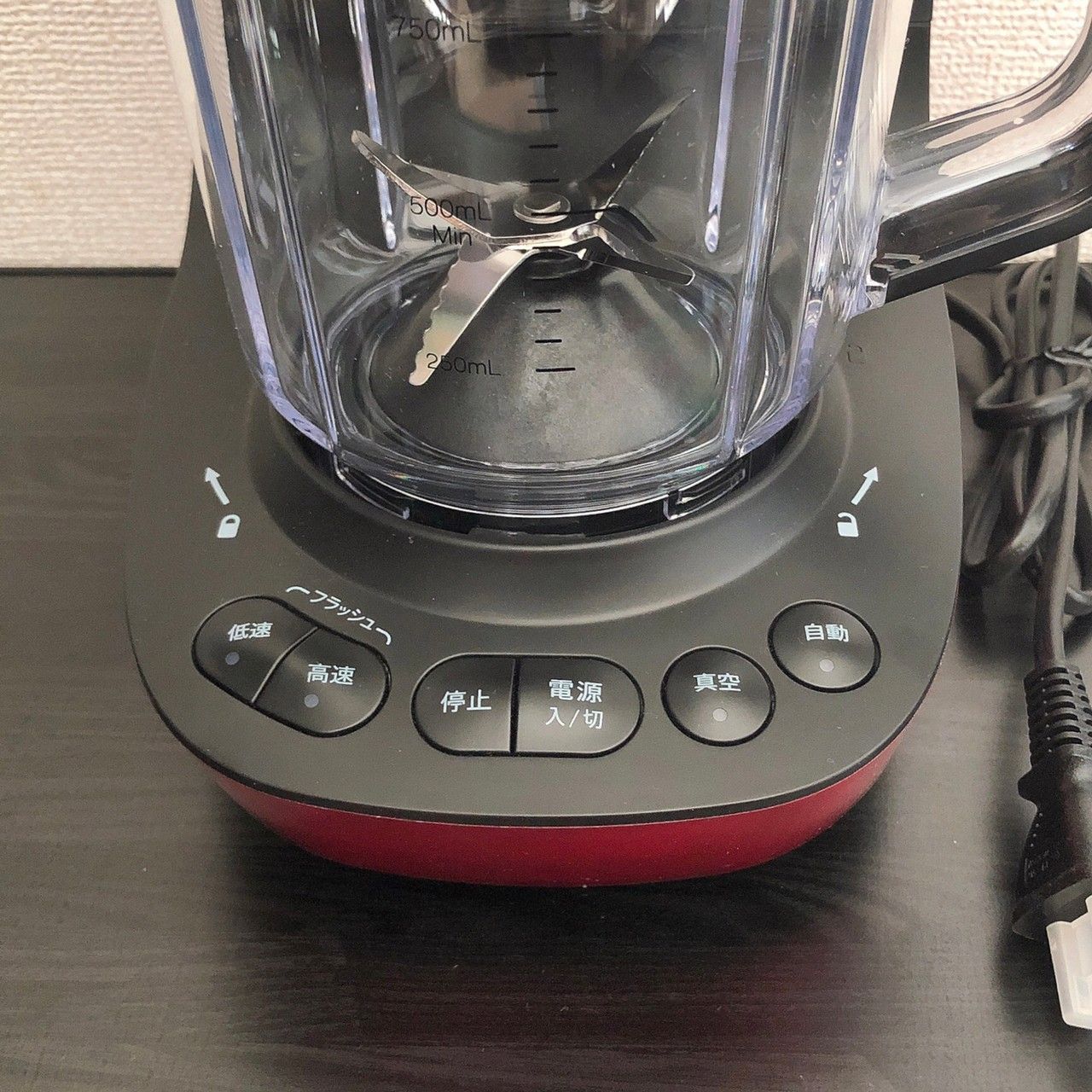 展示未使用品 シャープ SHARP 真空ブレンダー EM-SB1A-R レッド - メルカリ