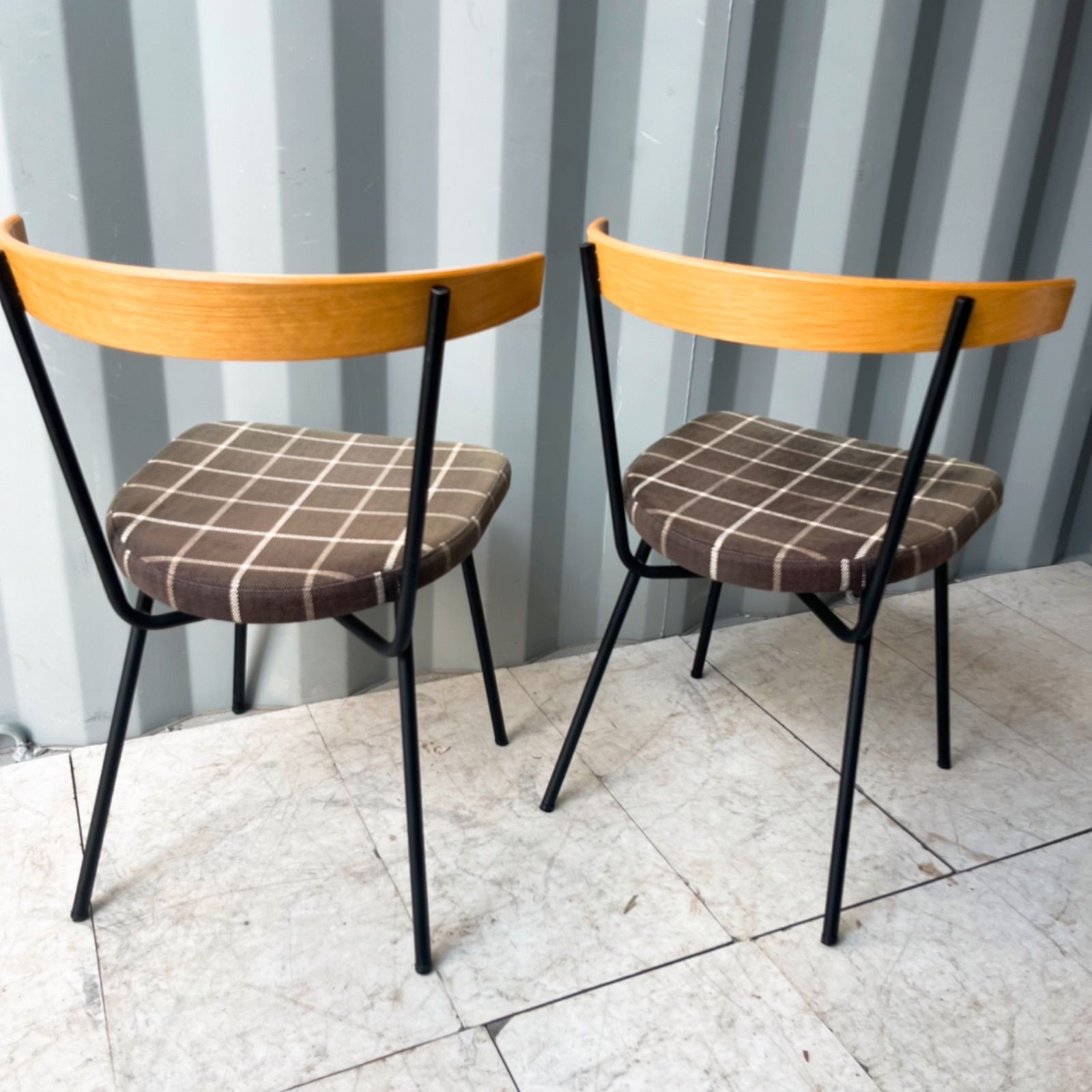 取付無料！イデー フェレチェア スタイリッシュモダンダイニングチェア