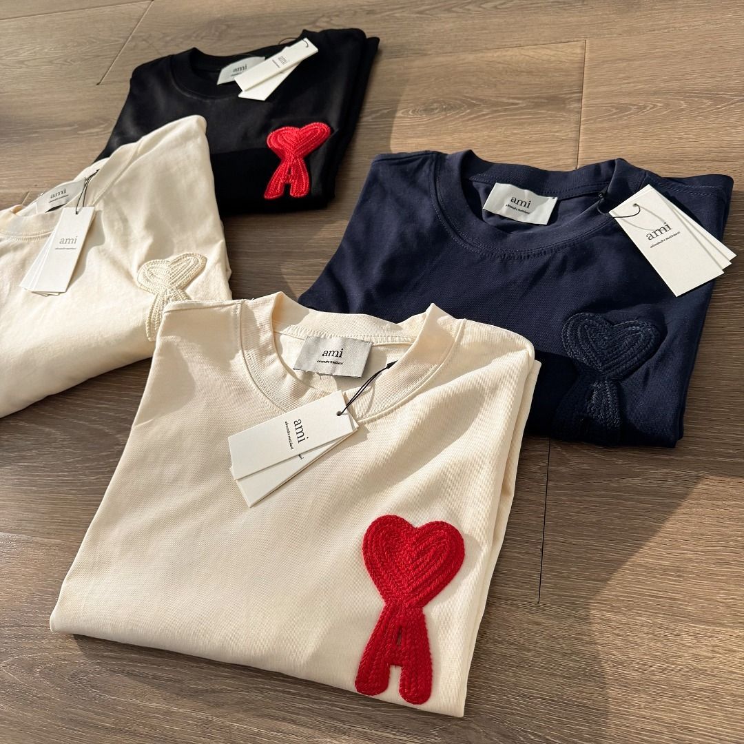 【新品・未使用】XS アミパリスAmiParis ハート刺繍入り　半袖Tシャツ XS】AmiParis アミパリス ブラック Tシャツ ハート刺繍 - メルカリ
