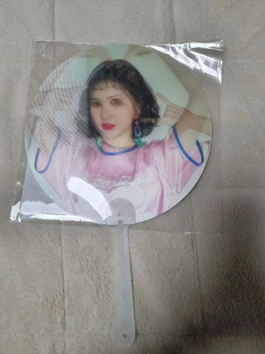 ViViZ ウナ うちわ Amazon.co.jp: viviz gfriend うちわ ウナ ジーフレンド グッズ