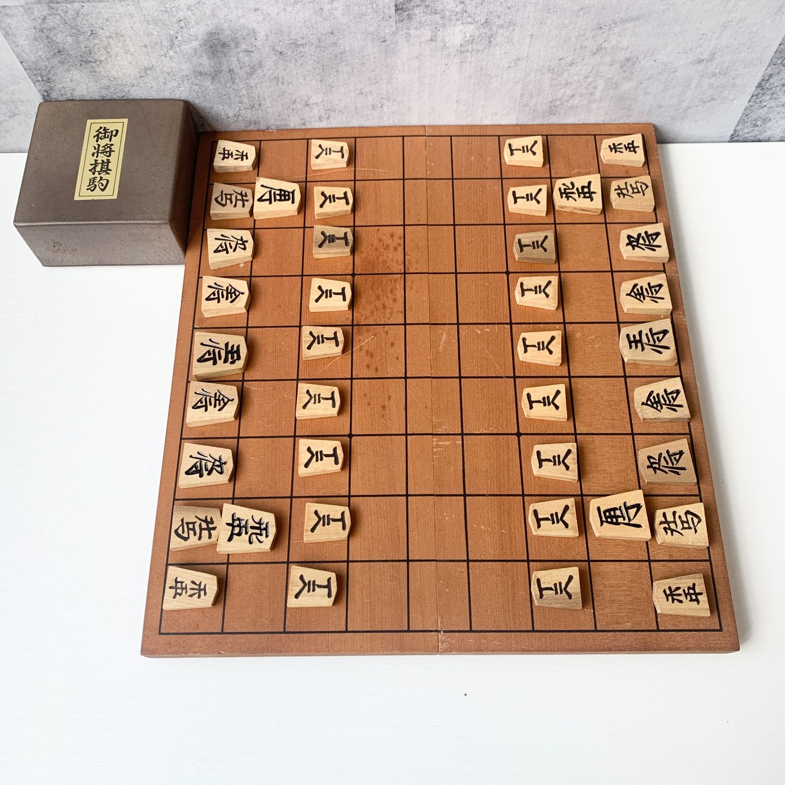 良品 本格将棋3点セット 木裏将棋盤 将棋駒 巻菱湖書 駒台 対局 足 脚