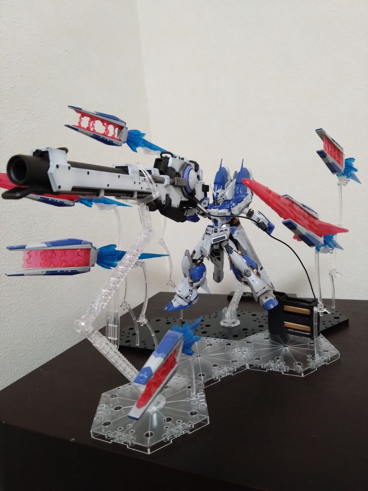 RG Hi-νガンダム 全塗装完成品 - メルカリ