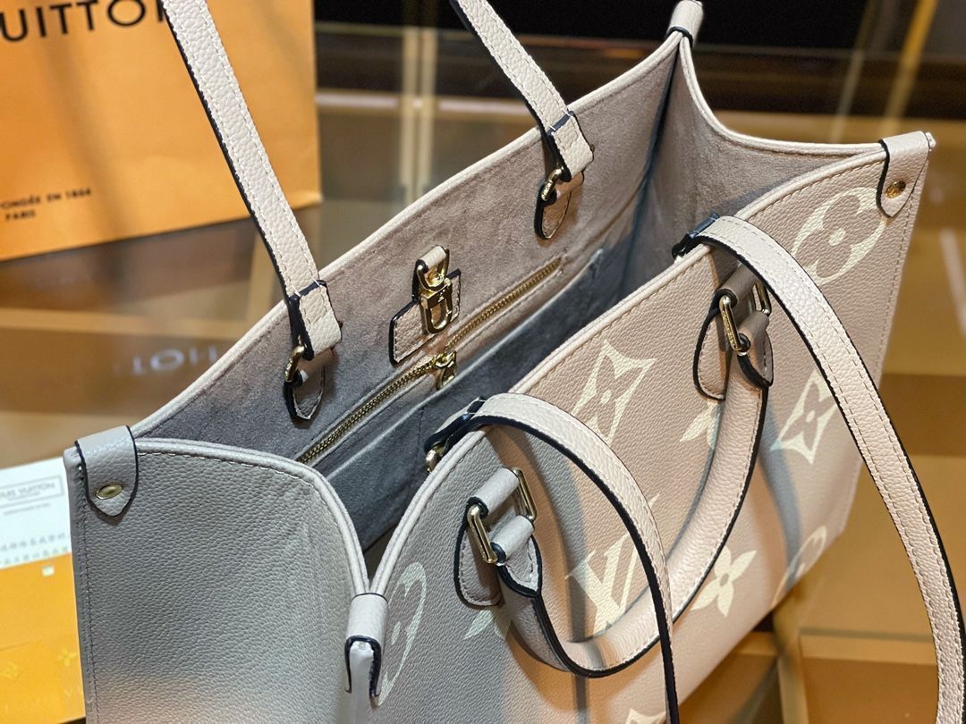 【極美品】ルイヴィトン☆モノグラム　金　バックル　ベルト　CT0034　箱付 LOUIS VUITTON - ⛄️極美品⛄️ルイヴィトン モノグラム がま口